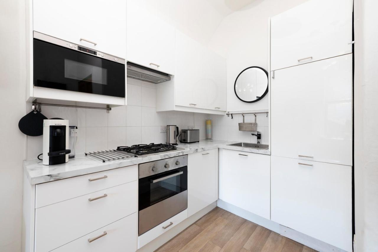 Joivy Bright And Modern Flat With Desk Appartement *